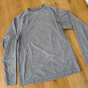 Nike Heather Gray Long Sleeves Active Top size S